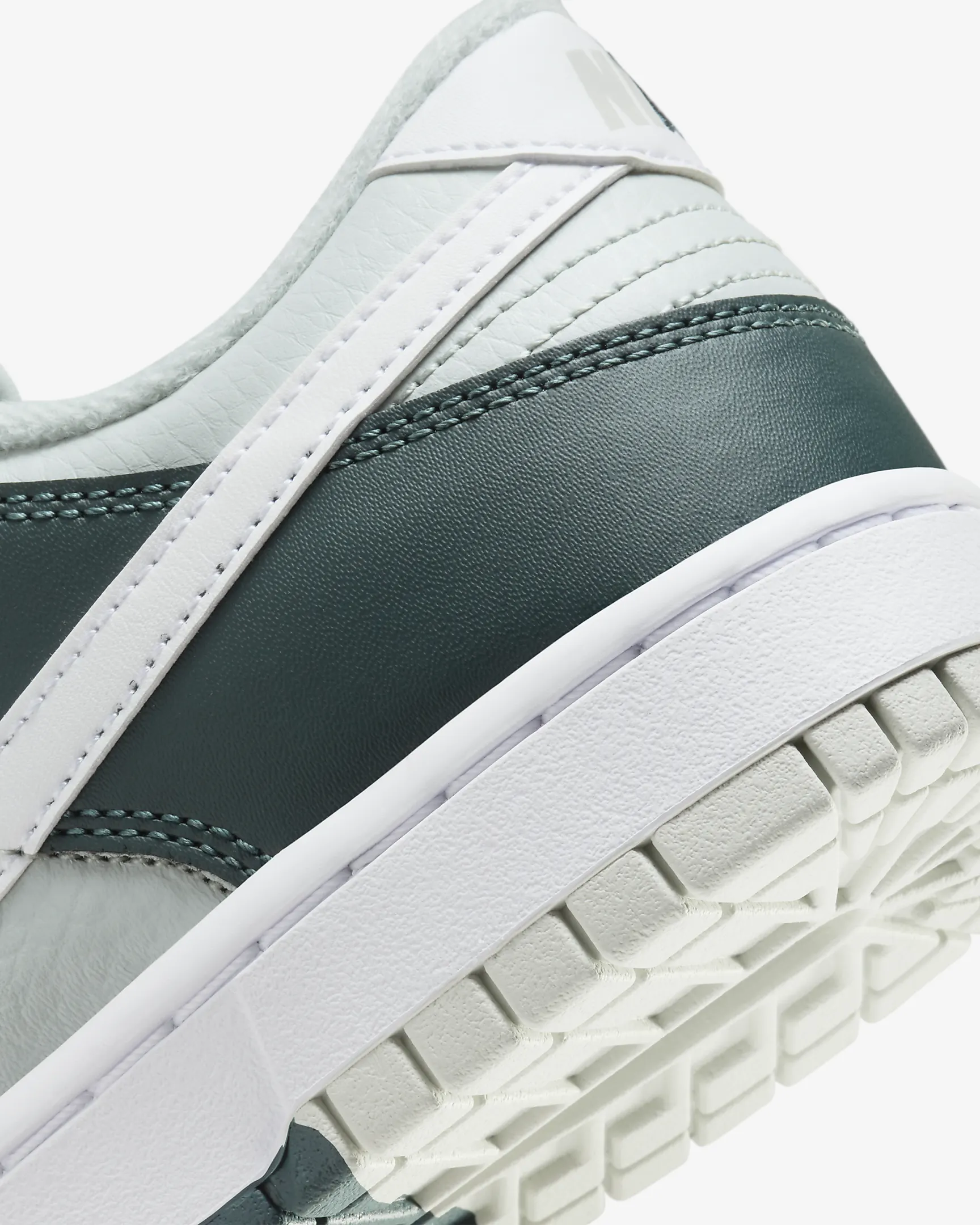 Nike Dunk Low Retro Premium