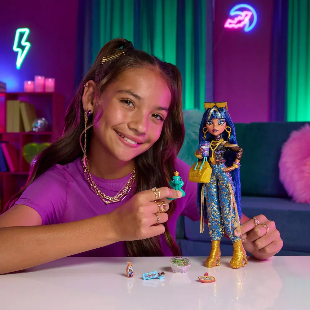 cleo1 Monster High Cleo De Nile Doll with Pet Hissette & Accessories