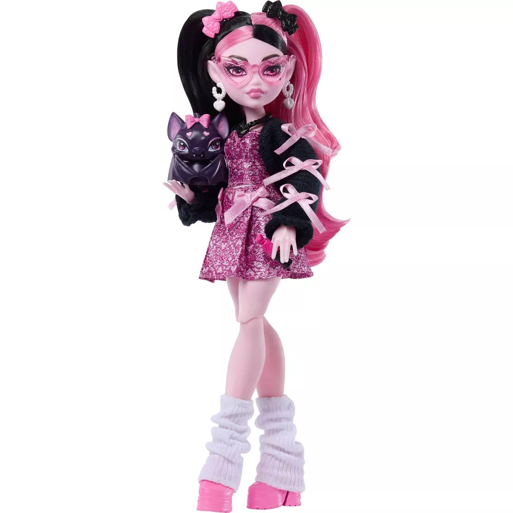 drac4 Monster High Draculaura Doll with Count Fabulous & Accessories