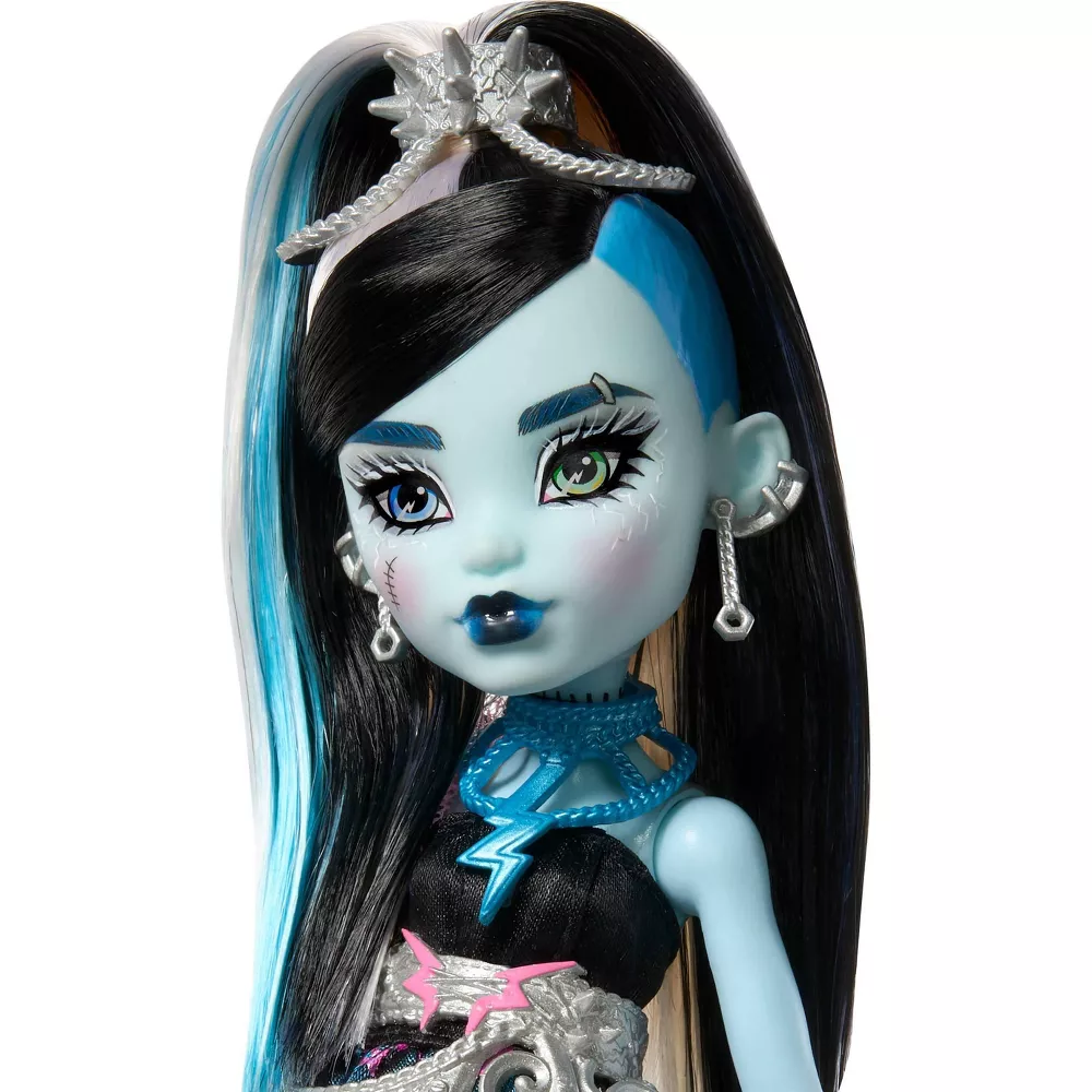 fran3 Monster High Scary Sweet Birthday Frankie Stein Doll