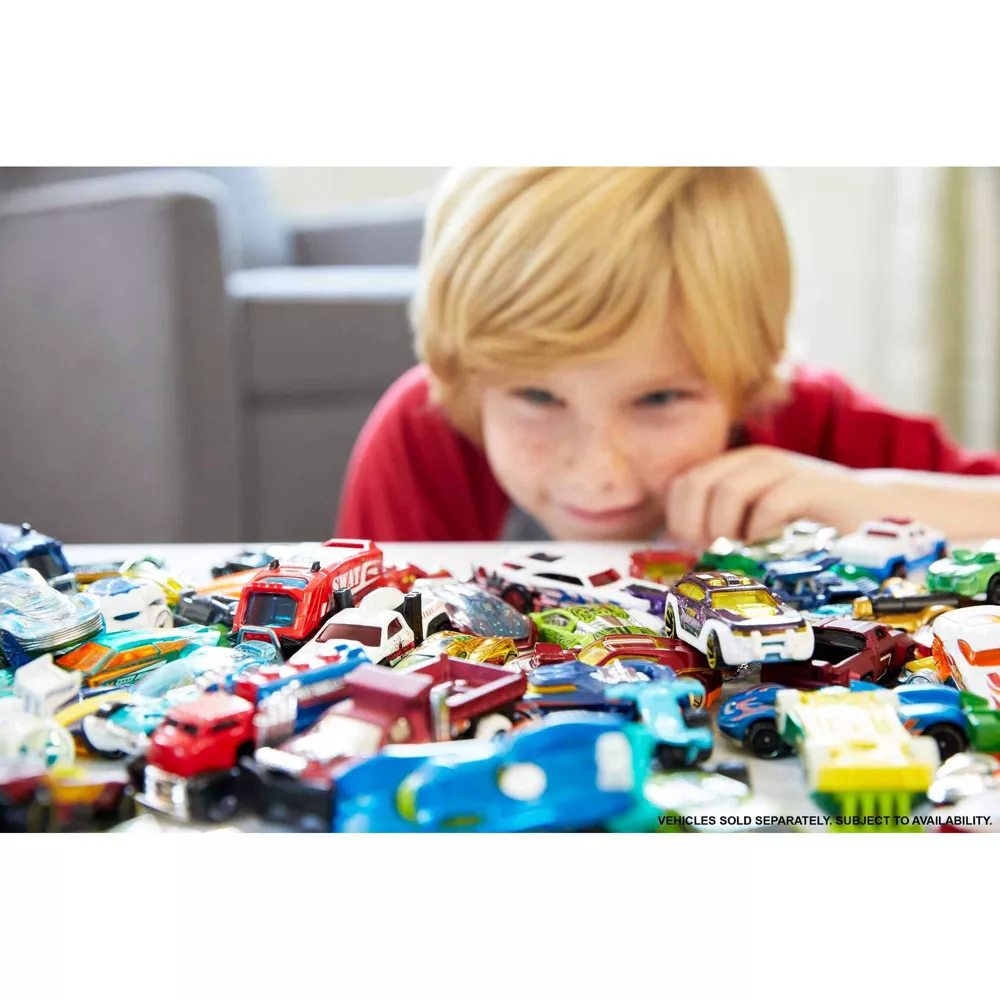 hot2 Hot Wheels Cars & Trucks 8-Pack with Exclusive Car