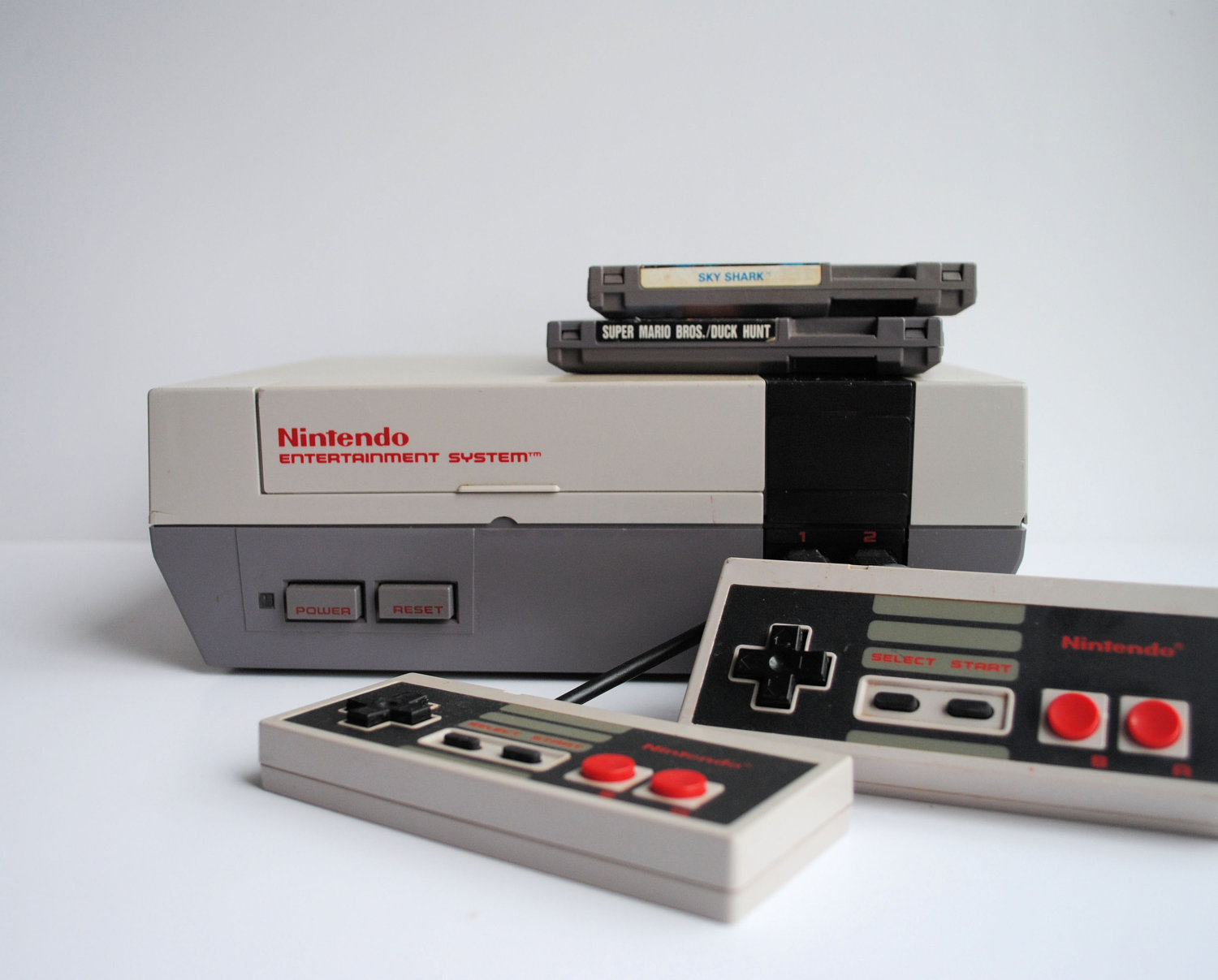 Original Nintendo NES Console | with 2 Original Controllers